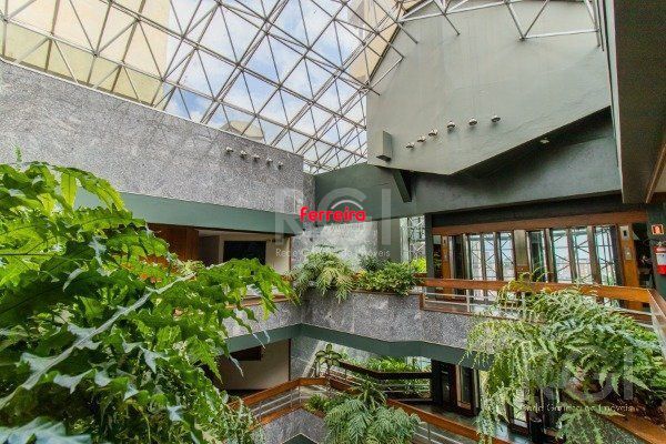 Sala Comercial no Edifício Royal Center Sala 303/304, 2 salas, à venda, 38 m², São João - Porto Alegre — foto 2