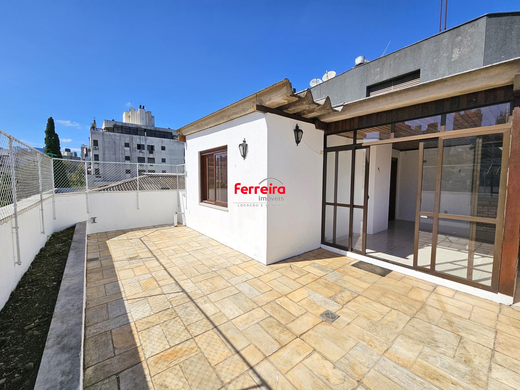 Cobertura 3 dormitórios com vaga no Petrópolis