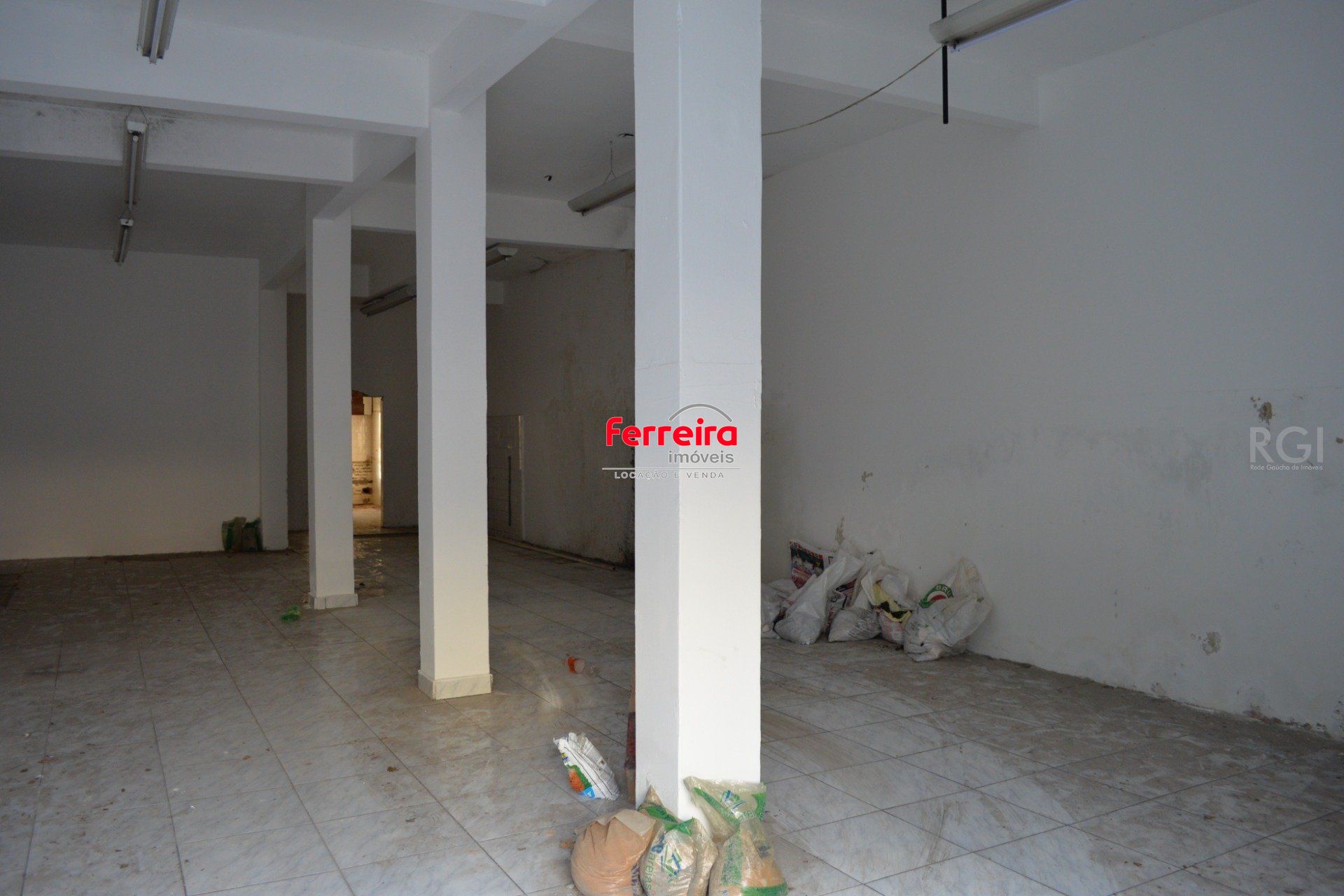 Prédio Residencial, 7 quartos, à venda, 471 m², São João - Porto Alegre — foto 2