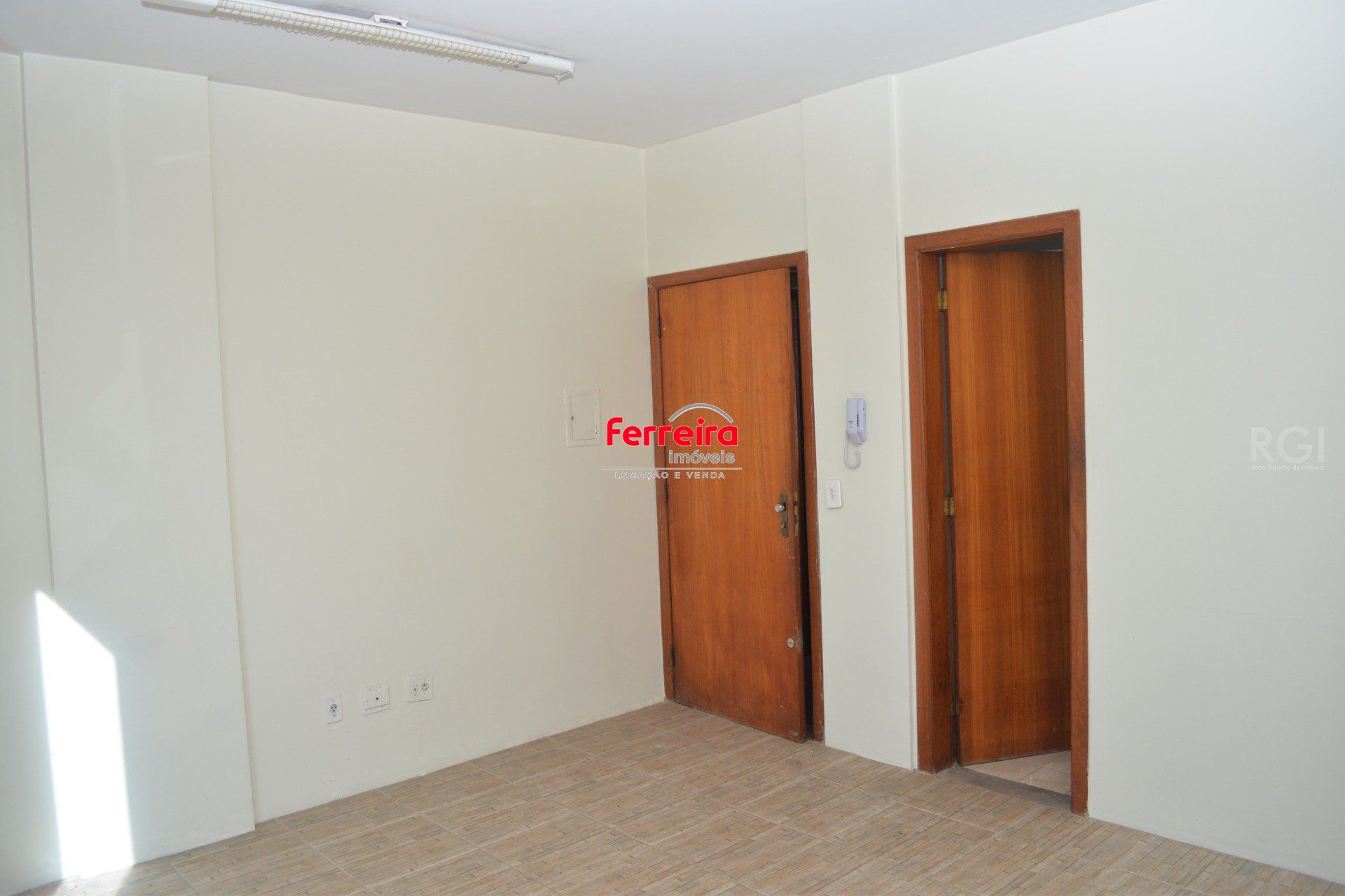 Sala Comercial, à venda, 21 m², São João - Porto Alegre — foto 2