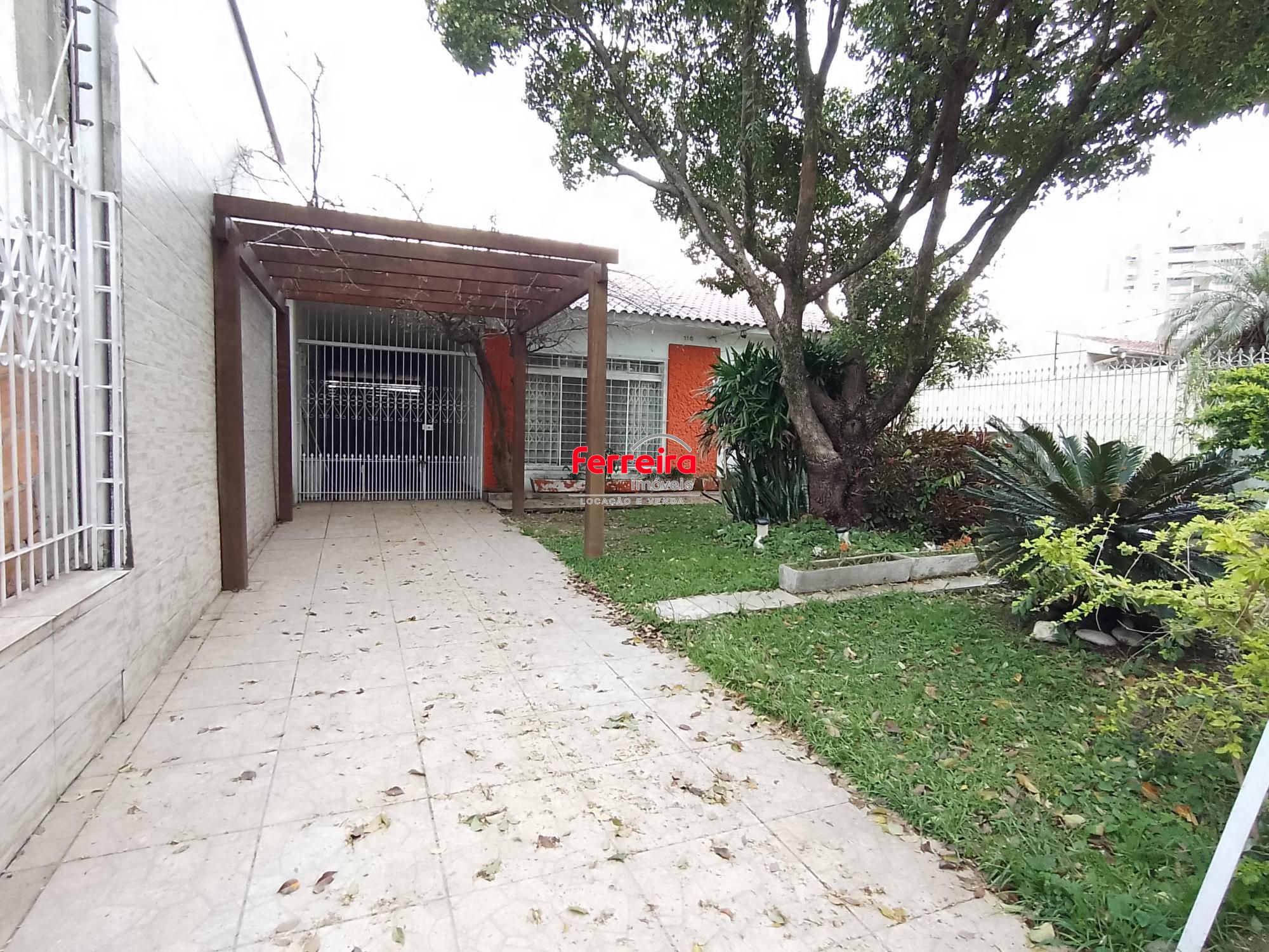 Casa ampla 3 dormitórios no Jartim Itu