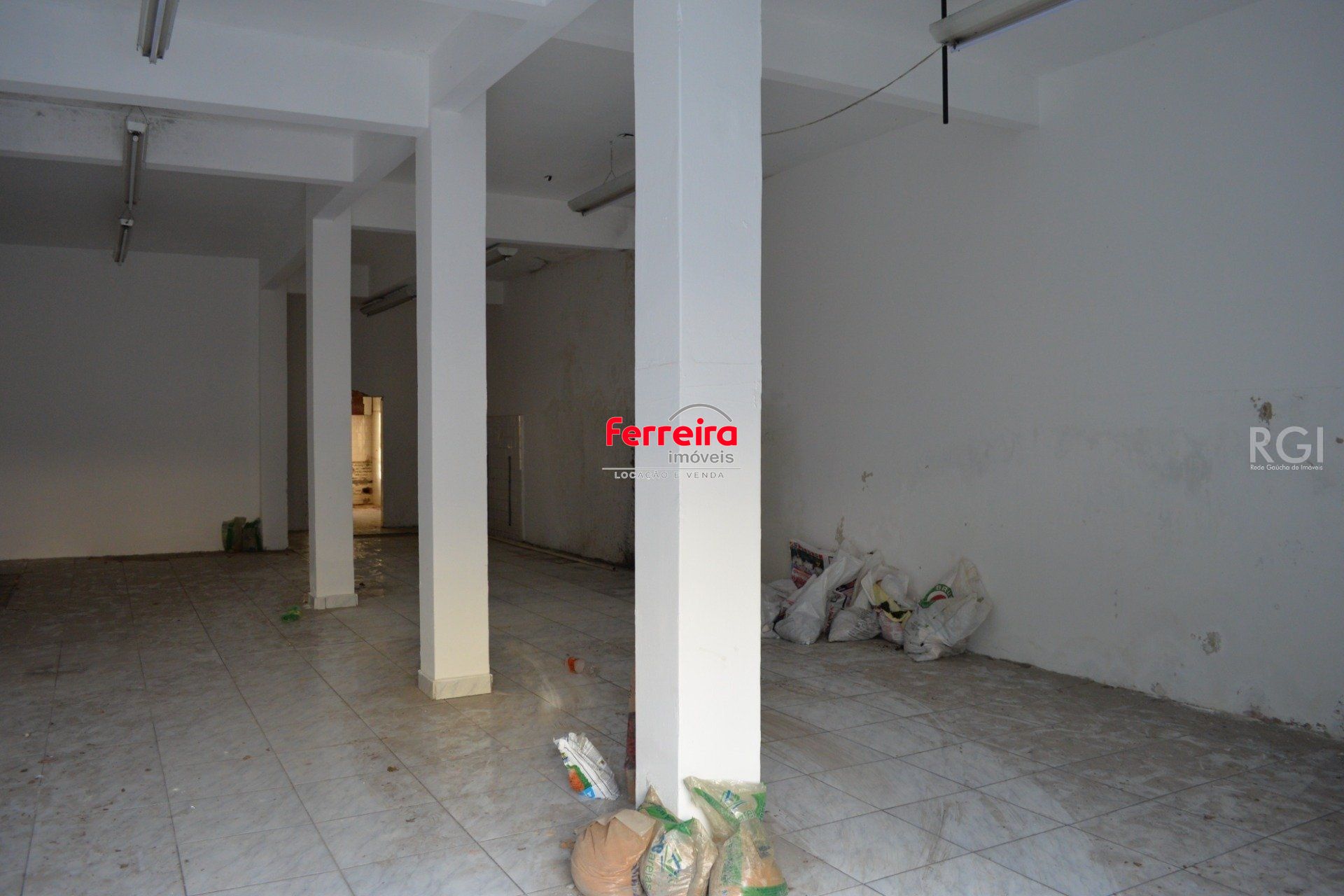 Prédio Residencial, 7 quartos, à venda, 471 m², São João - Porto Alegre — foto 2
