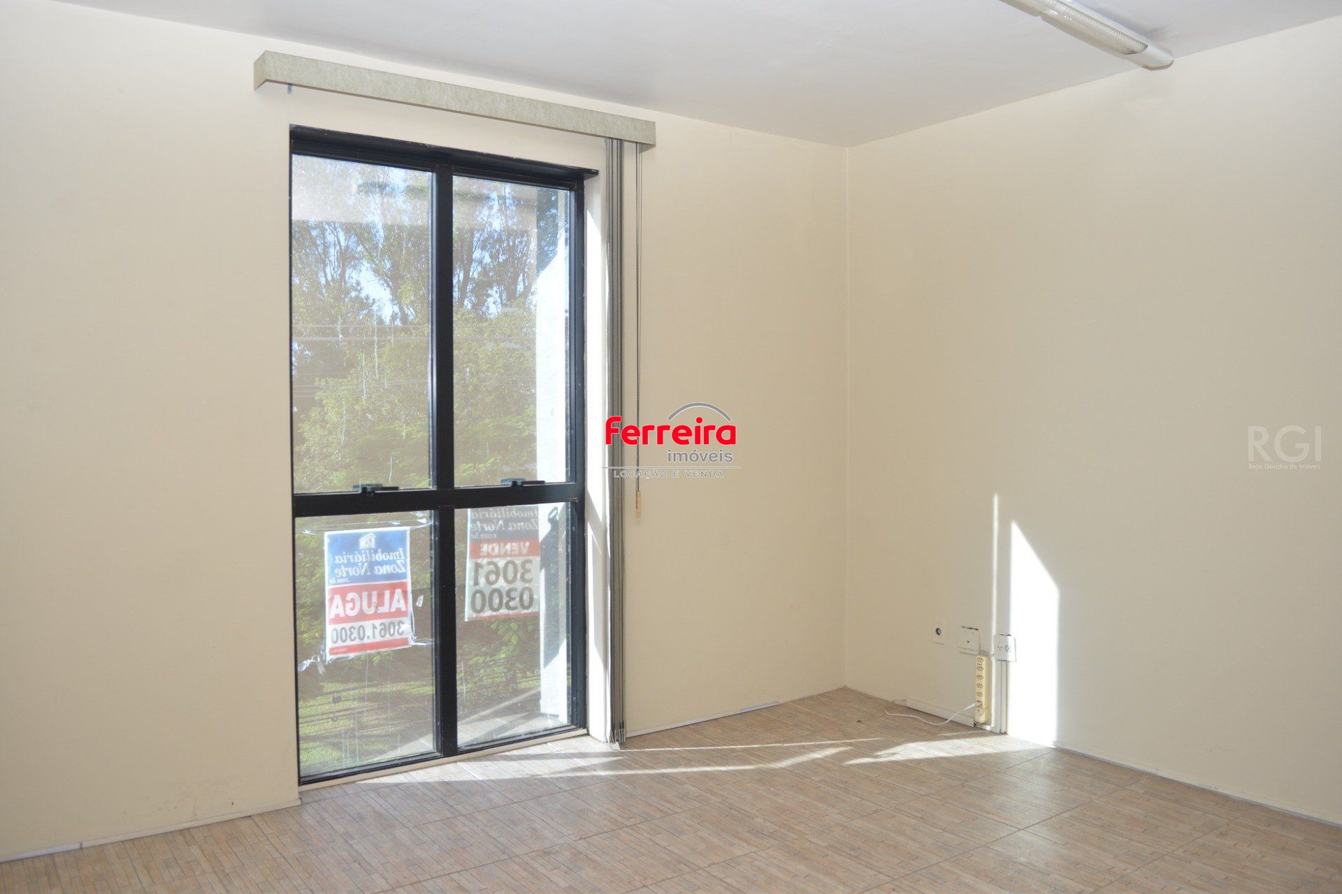 Sala Comercial, à venda, 21 m², São João - Porto Alegre — foto 2