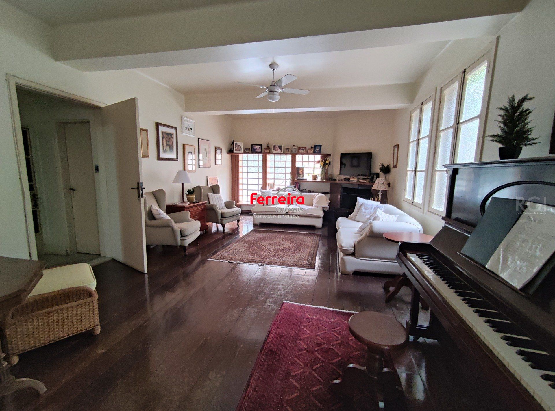 Sobrado para Venda - 345m², 4 dormitórios, sendo 2 suites, 2 vagas - Independência