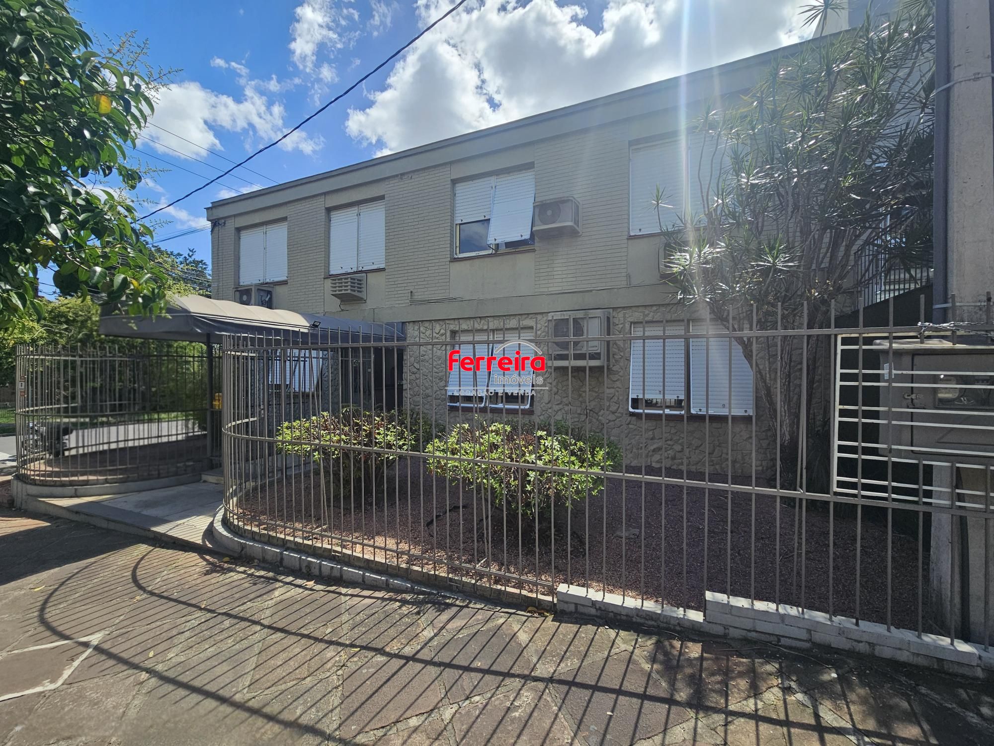Casa Comercial, 8 salas, à venda, 350 m², Santa Cecília - Porto Alegre — foto 2