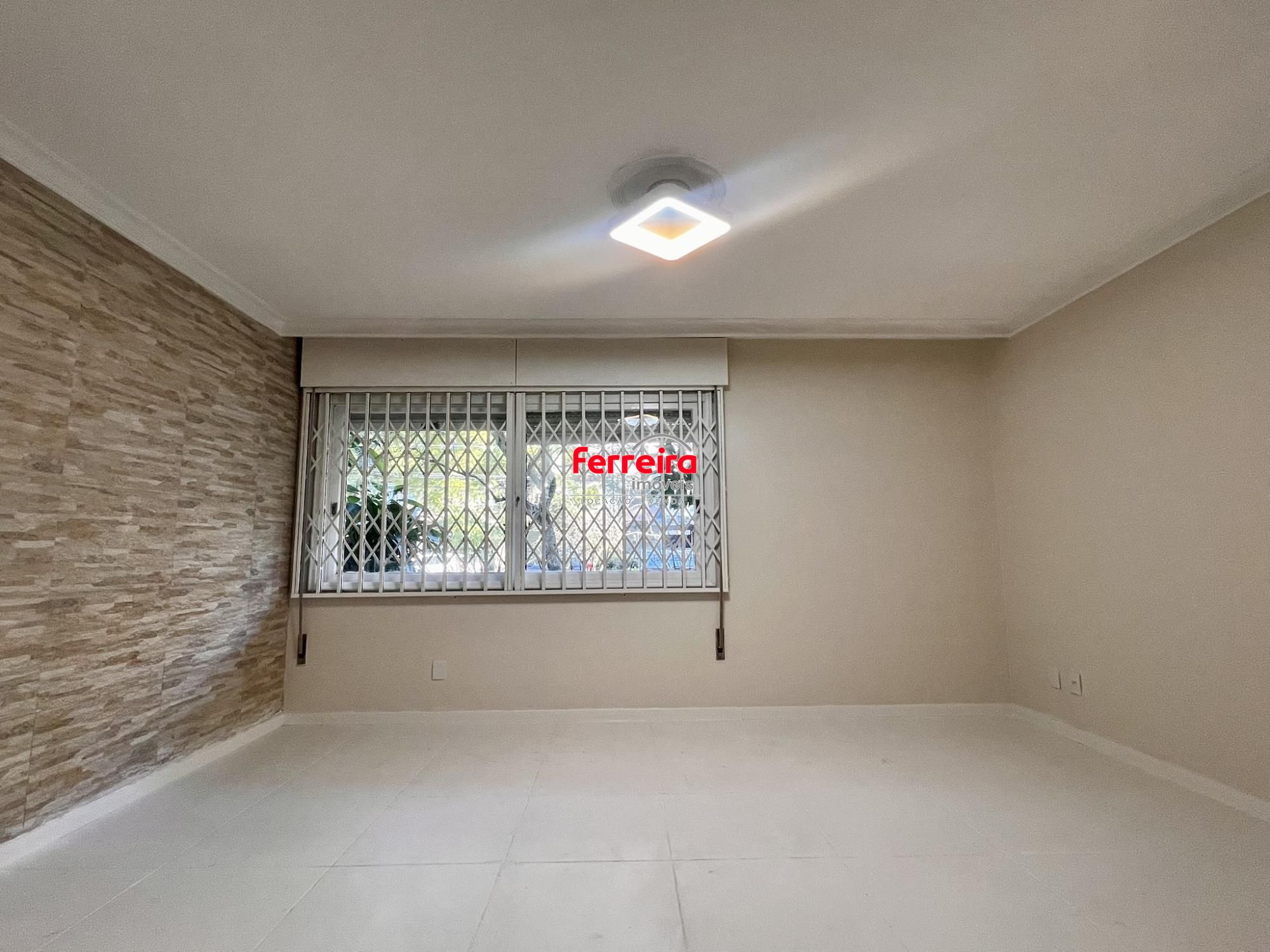Apartamento térreo, 3 dormitórios com vaga de garagem