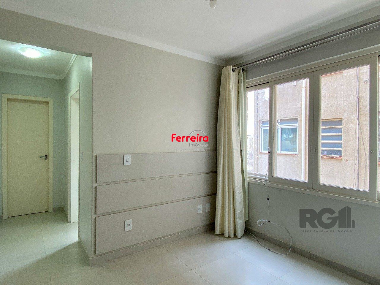 APARTAMENTO SEMIMOBILIADO COM PORTARIA NO CENTRO HISTÓRICO