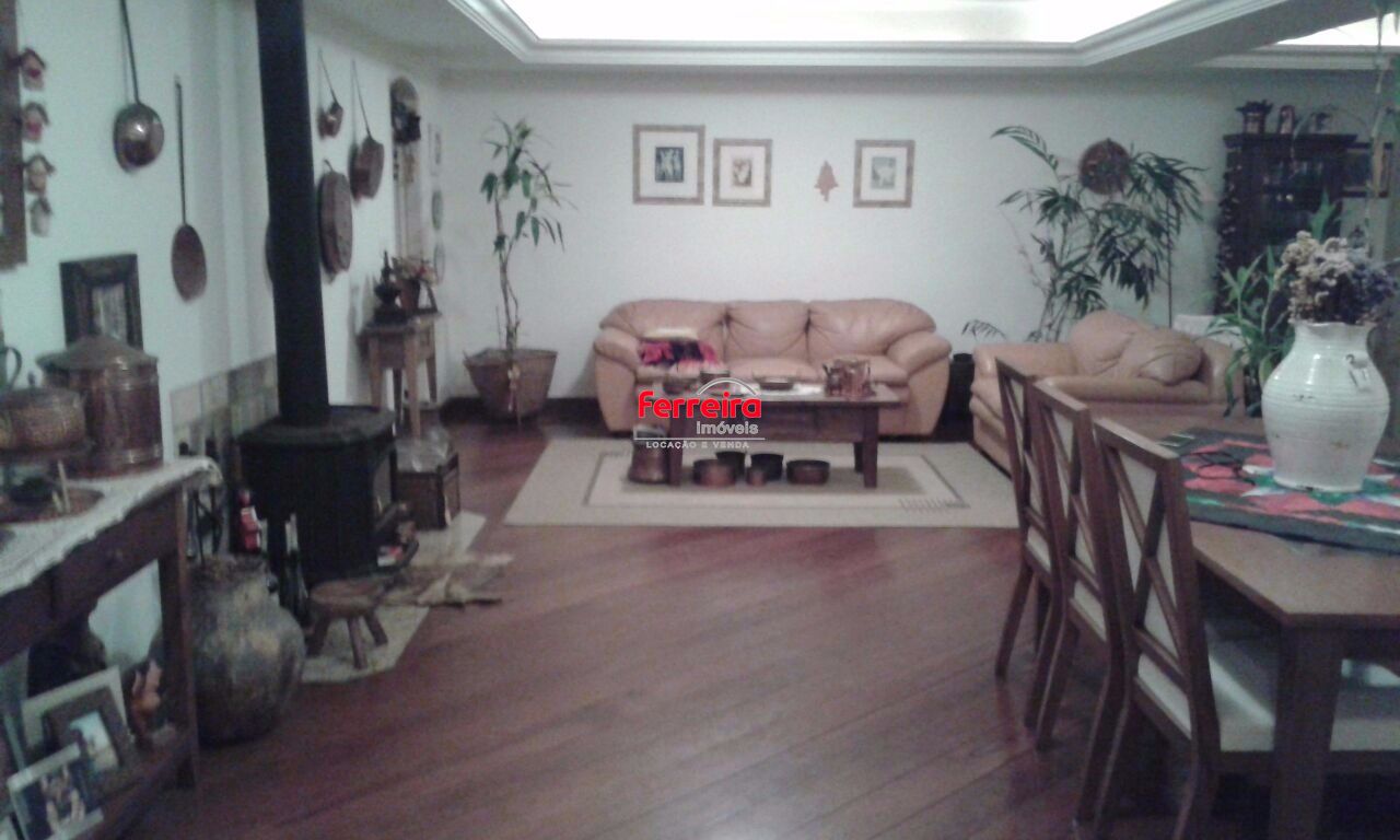 Casa para Venda - 430m², 3 dormitórios, sendo 1 suites, 4 vagas - Jardim Isabel