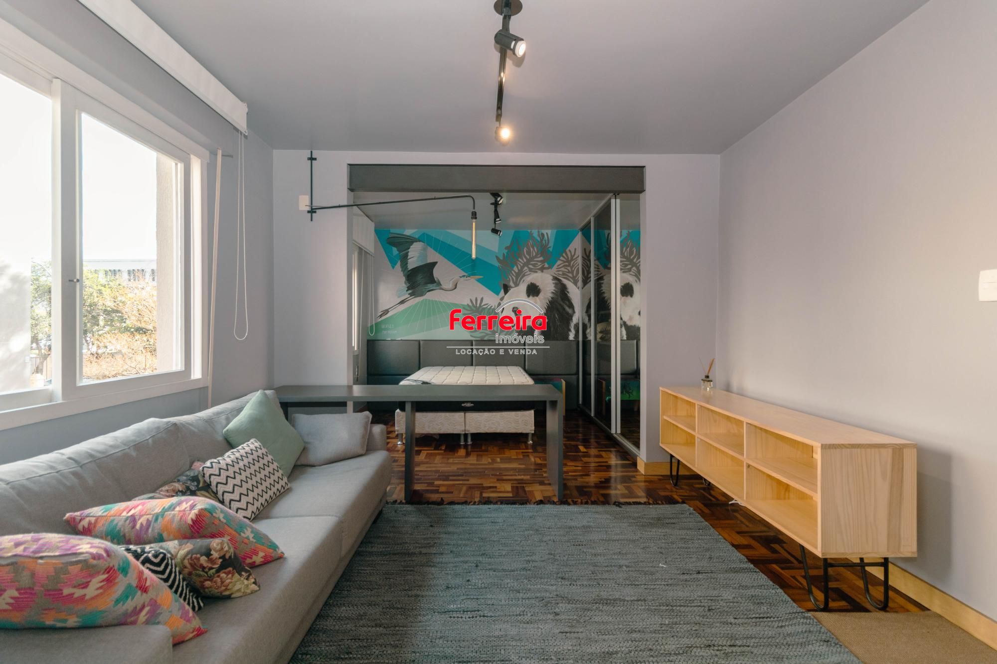 Apartamento de 1 dormitório reformado e mobiliado à venda na Vila Ipiranga