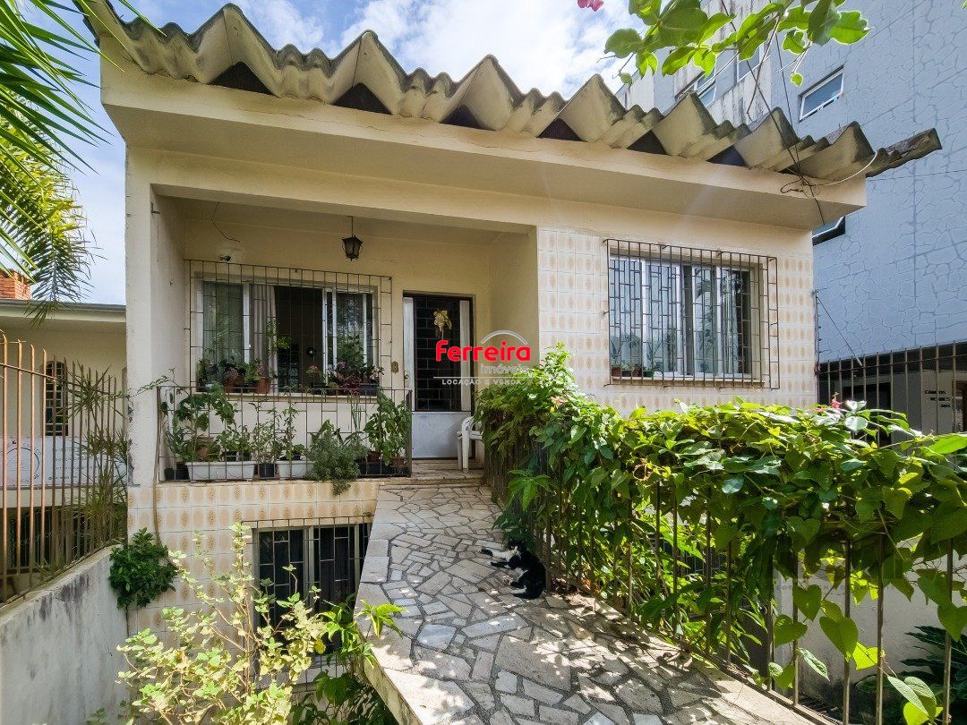 Casa para Venda - 210m², 3 dormitórios, sendo 1 suites, 2 vagas - Tristeza