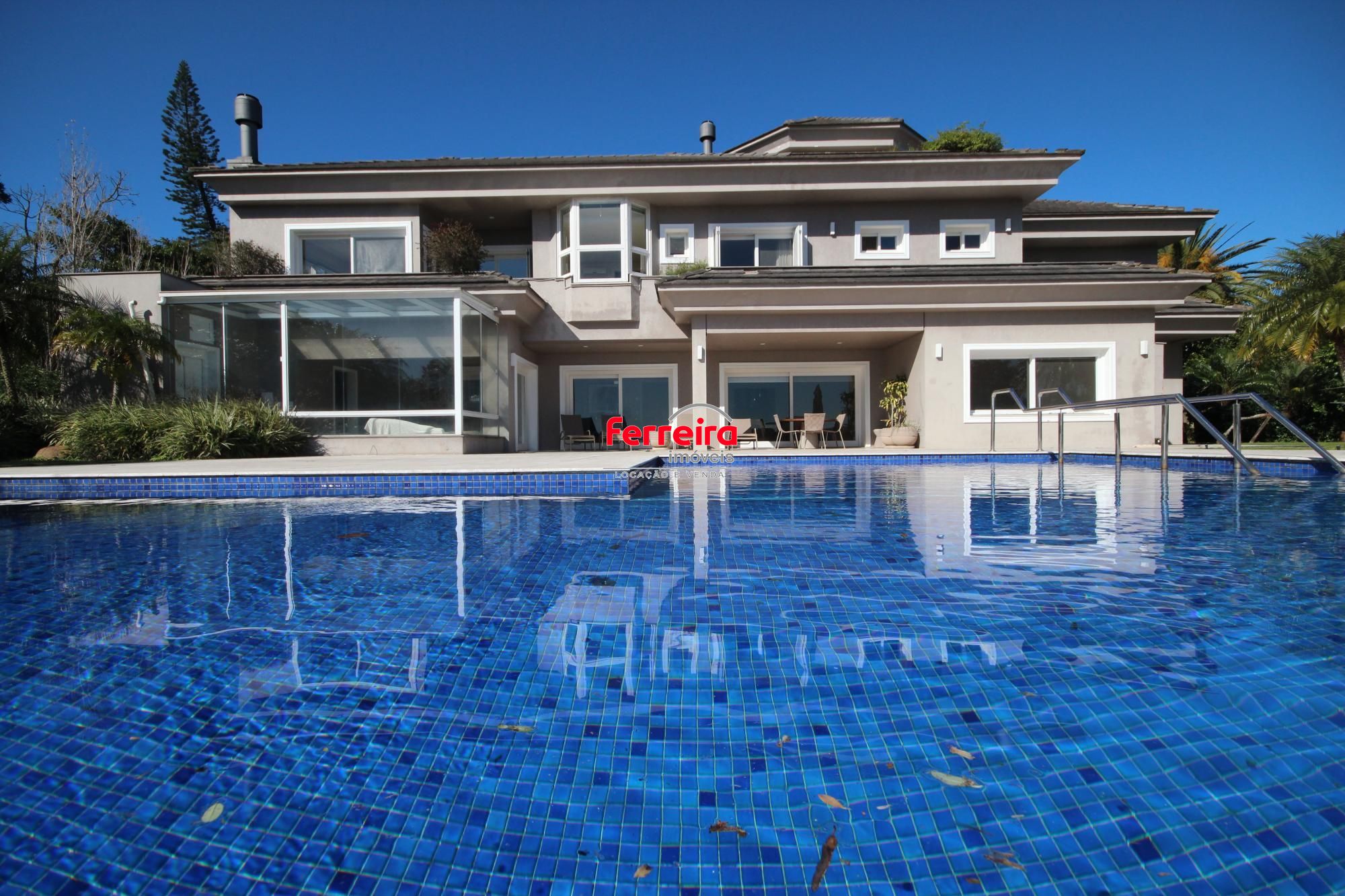 Casa Alto Padrão em Condomínio Fechado - 4 Suítes, Vista Panorâmica