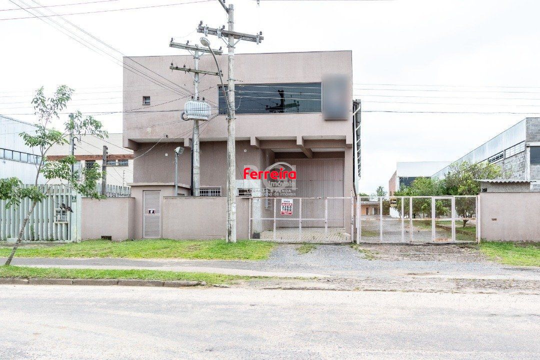 Pavilhão com área construída de cerca de 900m²