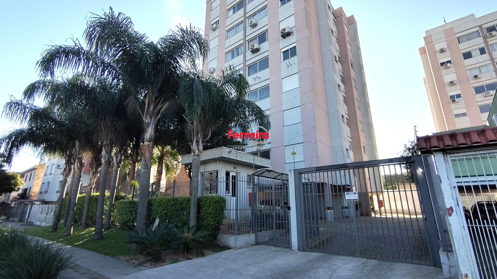 Apartamento de 2 dormitórios, 1 vaga, no bairro São José.