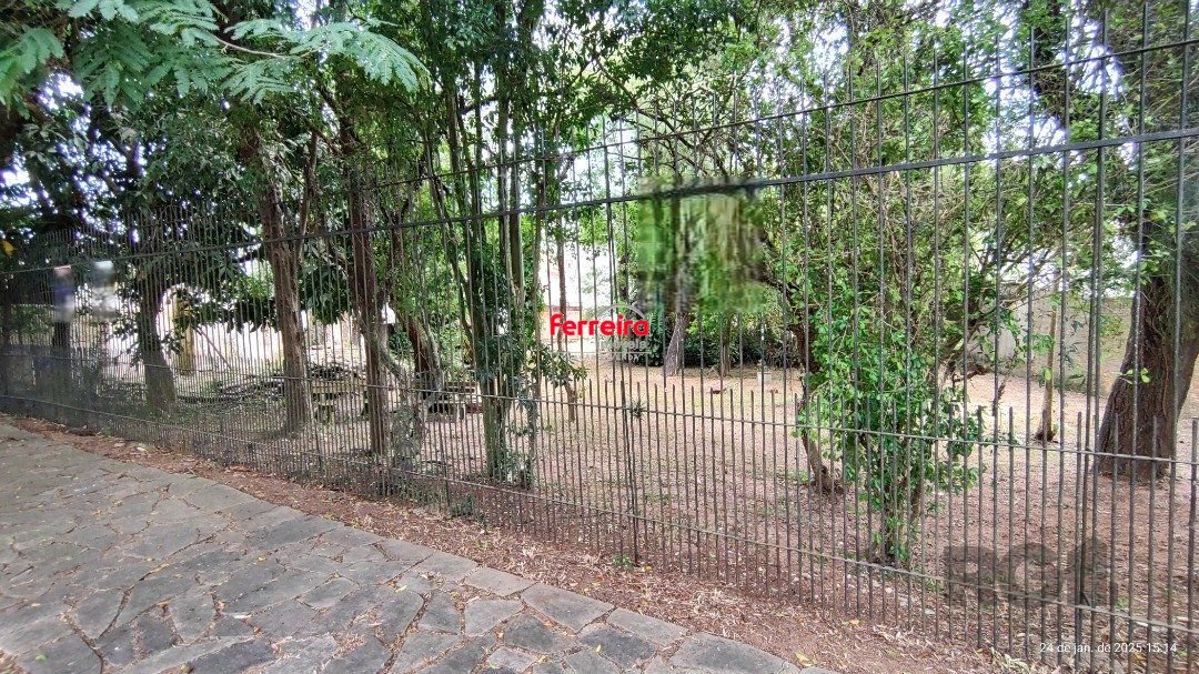 Terreno plano com 24,90m de frente, localizado no bairro Serraria.