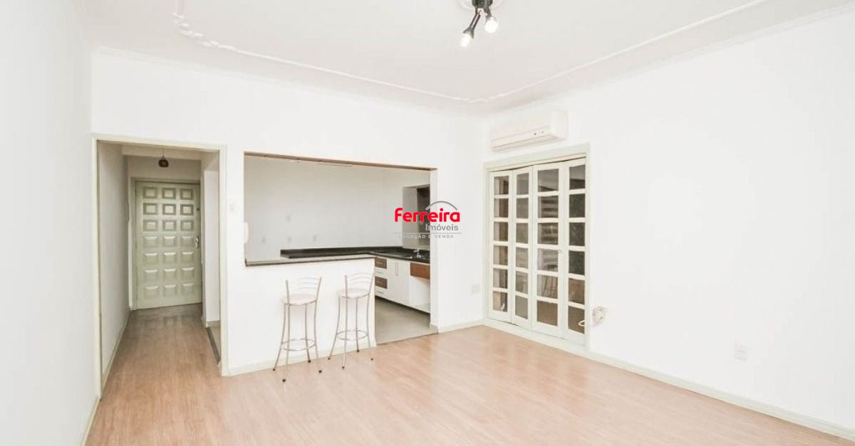 Apartamento Garden de 3 dormitórios, cozinha planejada e pátio com churrasqueira.