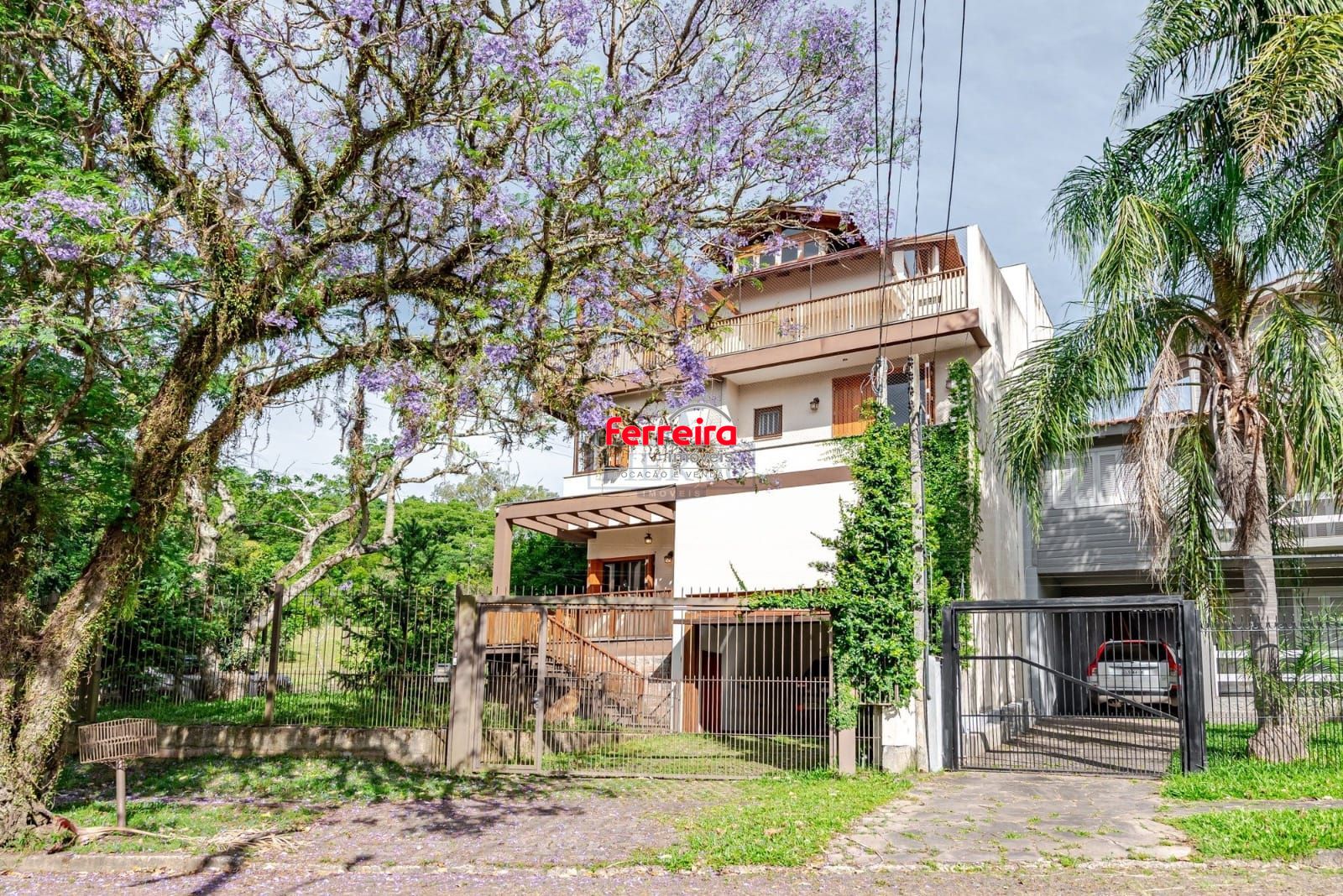 Excelente casa de 3 quartos, 1 suíte e 2 vagas no bairro Ipanema!