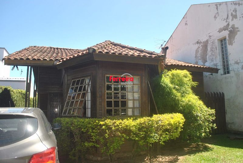 Casa para Venda - 250m², 3 dormitórios, 4 vagas - Serraria