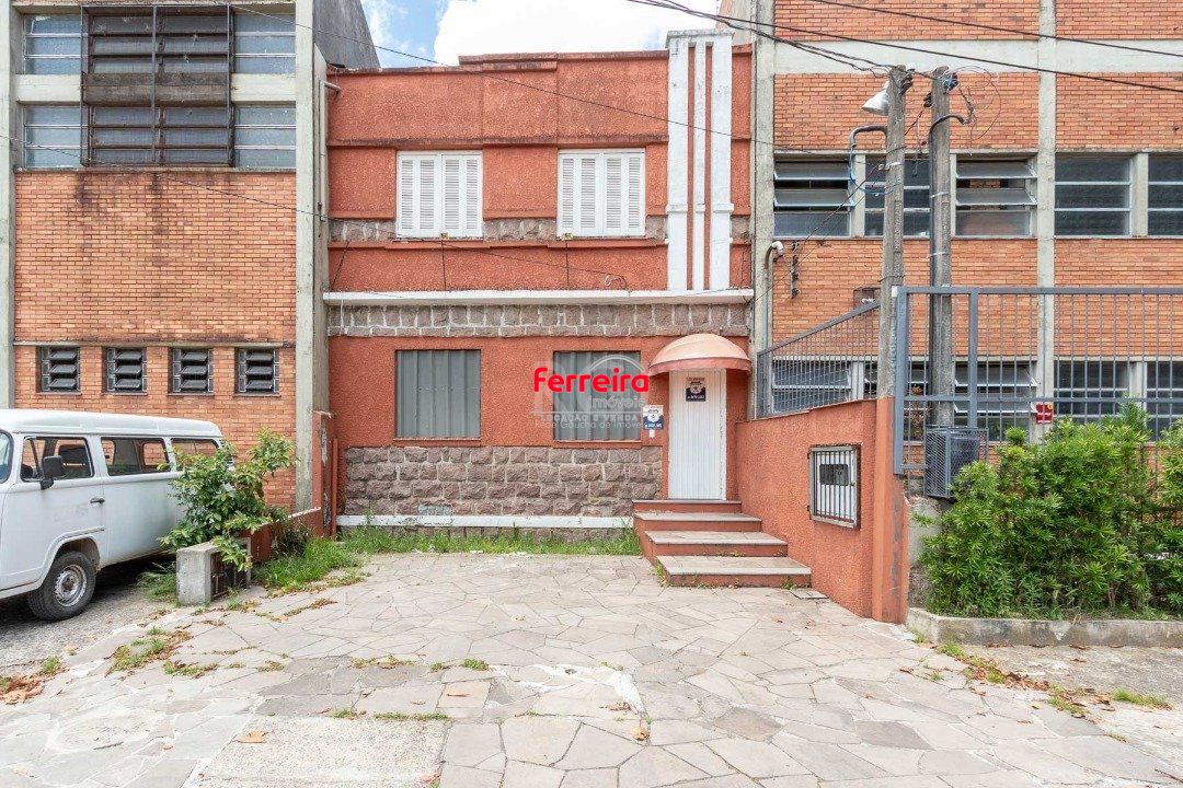 Casa para Venda - 232m², 3 dormitórios, 2 vagas - Navegantes