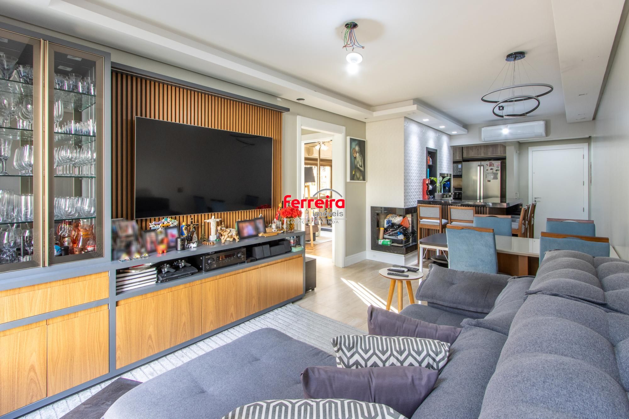Apartamento no bairro Tristeza, Reformado e em ótimo estado!