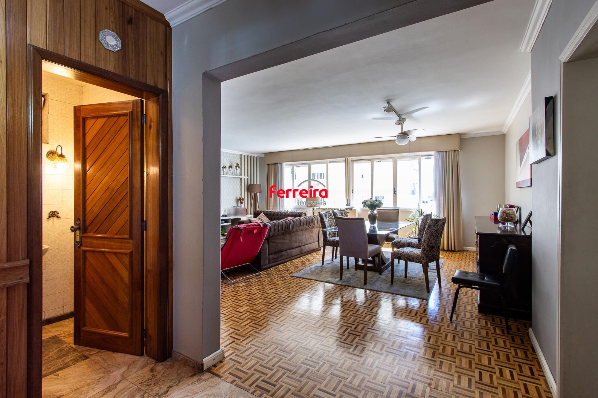Apartamento 3 dormitorios com 168,65m2 privativos e uma vaga..