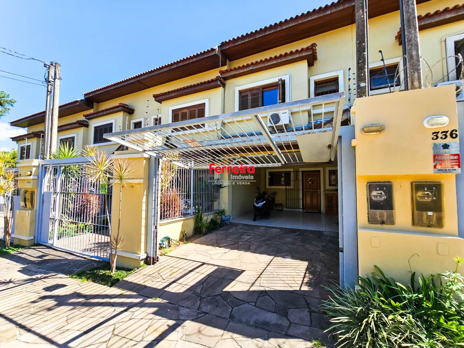 Casa 3 dormitórios I Suíte I Lareira - Bairro  Tristeza