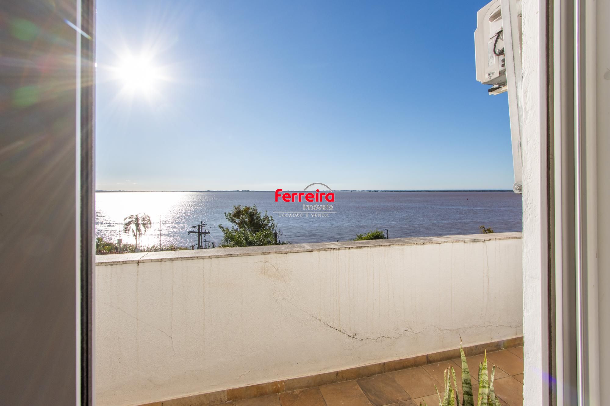APARTAMENTO 3 DORMITÓRIOS - Vista permanente do Guaíba (menor custo benefício por M2). Somente 25 passos da orla.
