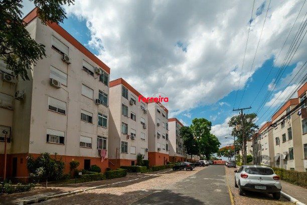 APARTAMENTO REFORMADO DE 02 DORMITÓRIOS PERTO DE SUPERMERCADOS, ONIBUS E FARMACIAS