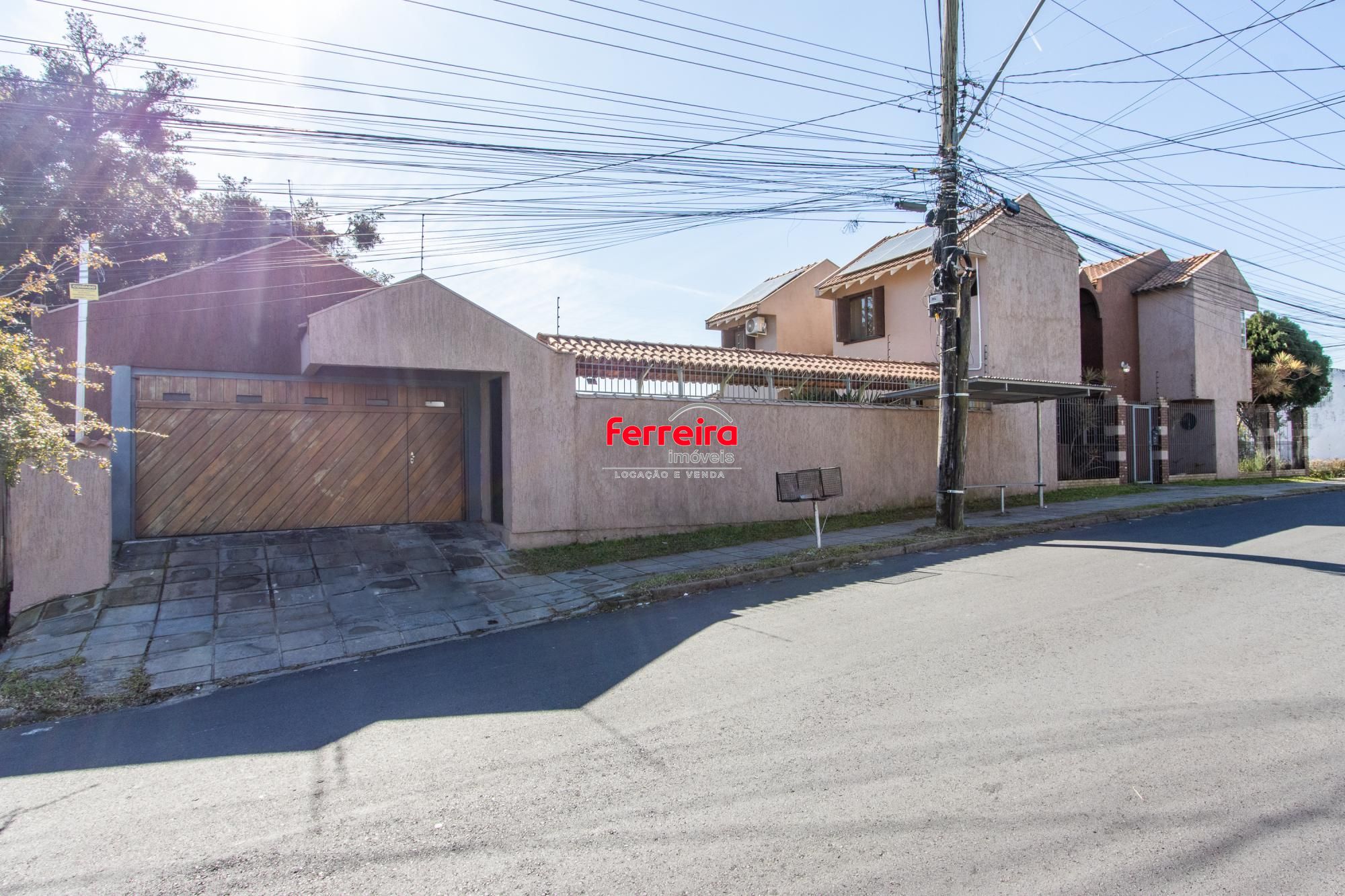 Casa para Venda - 255.68m², 4 dormitórios, sendo 1 suites, 2 vagas - Tristeza
