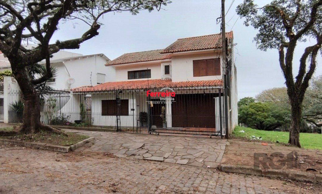 casa, 6 quartos, 1 suíte, 3 vagas, 352,38m2 privativos, bairro Santa Tereza