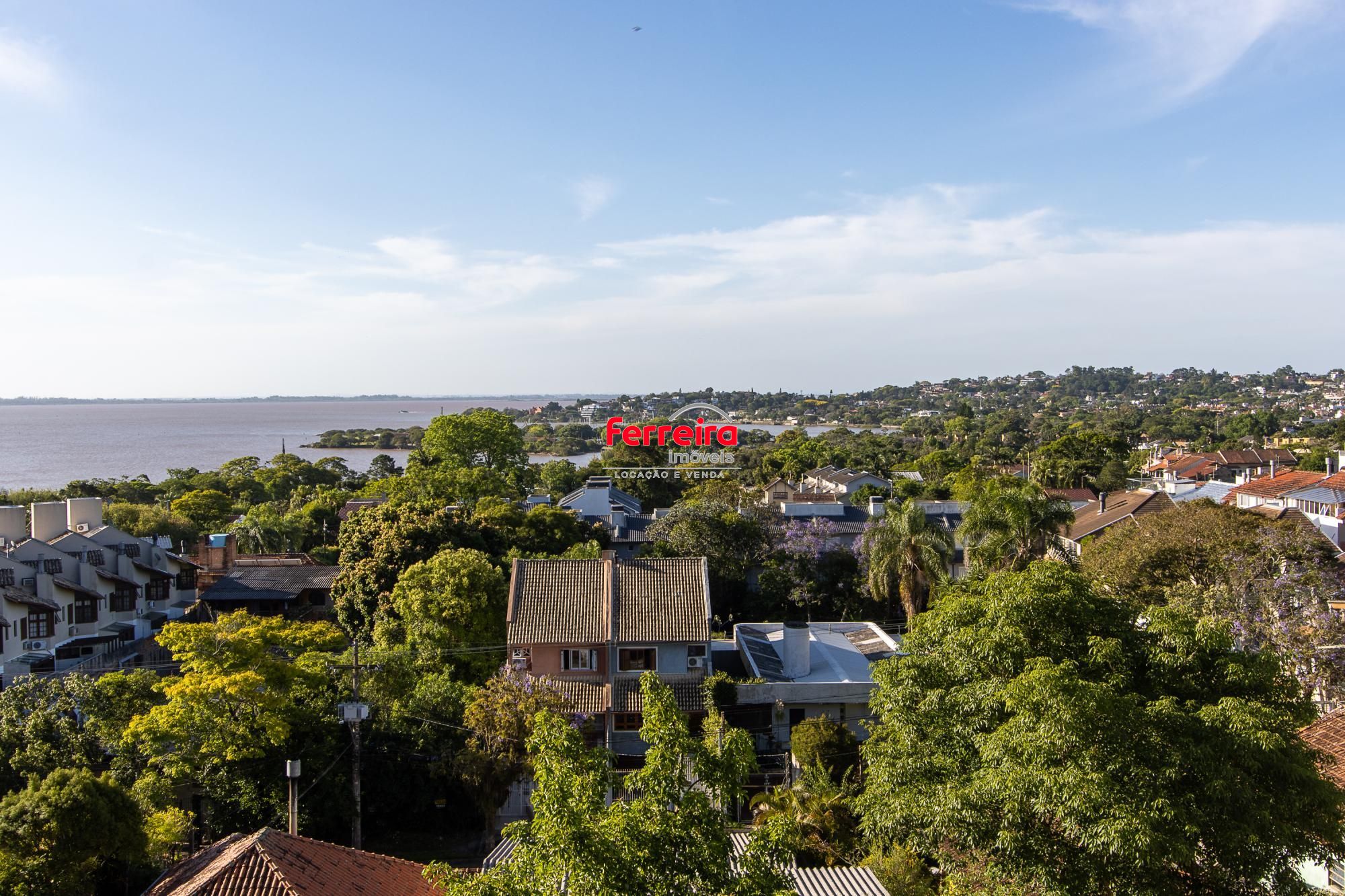 **Casa de 05 dormitórios, 03 suítes, 06 Banheiros, com 315,10m² privativos na Vila Conceição, Porto Alegre, RS**