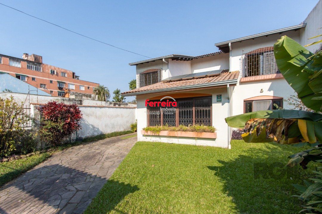 Casa para Venda - 72.6m², 4 dormitórios, sendo 1 suites, 6 vagas - Camaquã