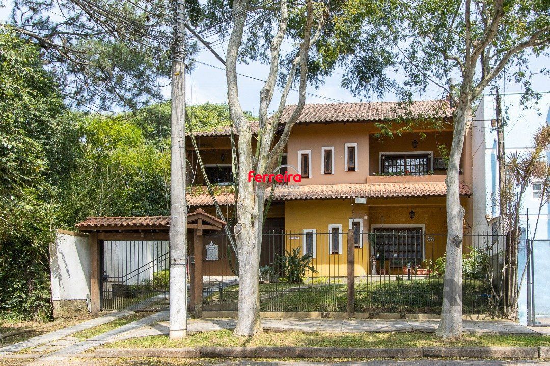 Casa para Venda - 300m², 3 dormitórios, sendo 1 suites, 4 vagas - Nonoai