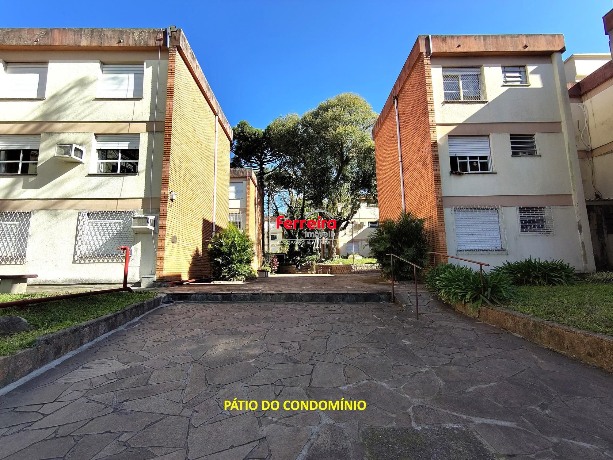Apartamento de 3 dormitórios, 1 banheiro e 1 vaga por convenção.