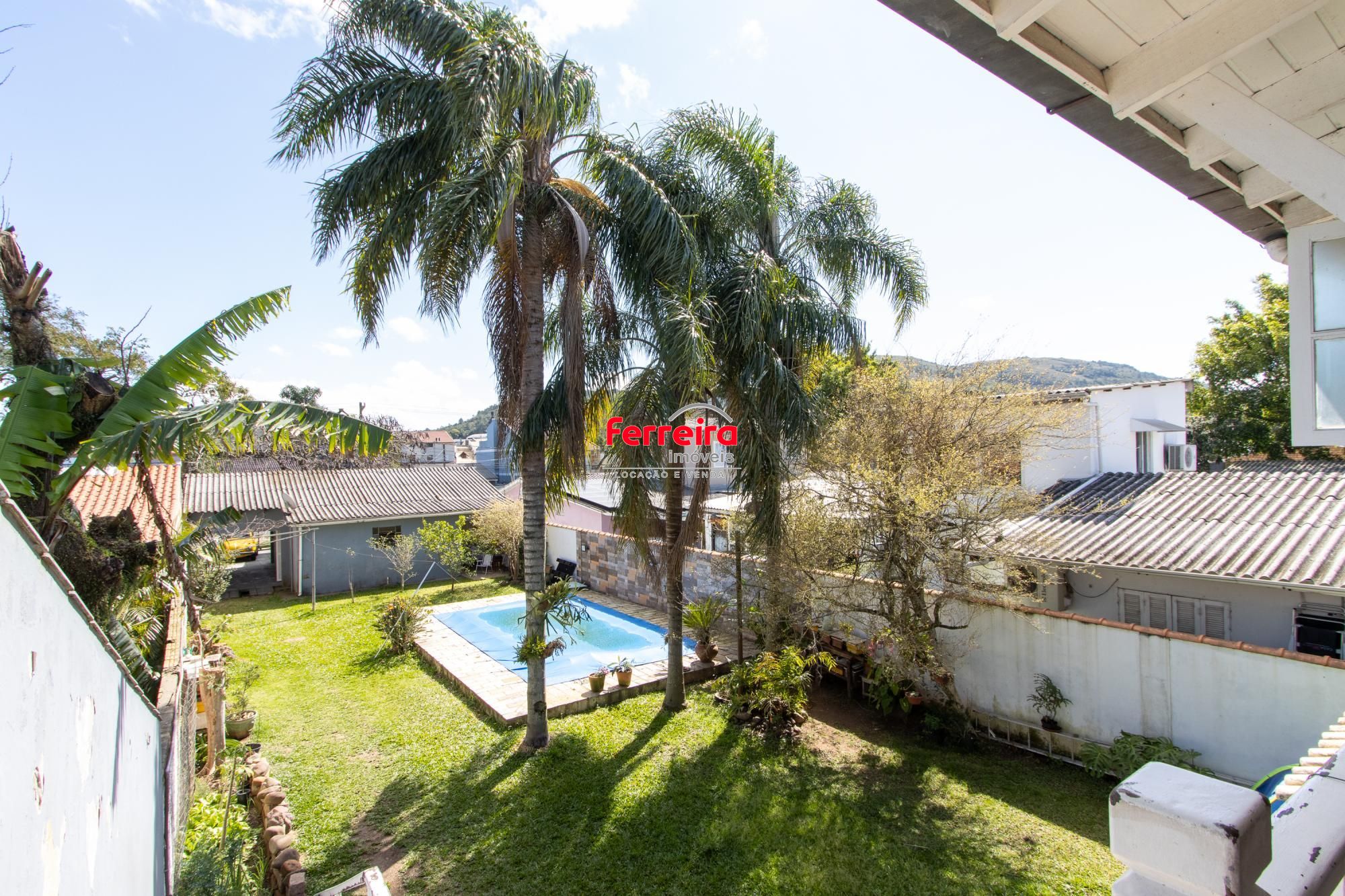 Sobrado amplo com  4 dormitórios com piscina e casa extra no mesmo terreno – Hípica