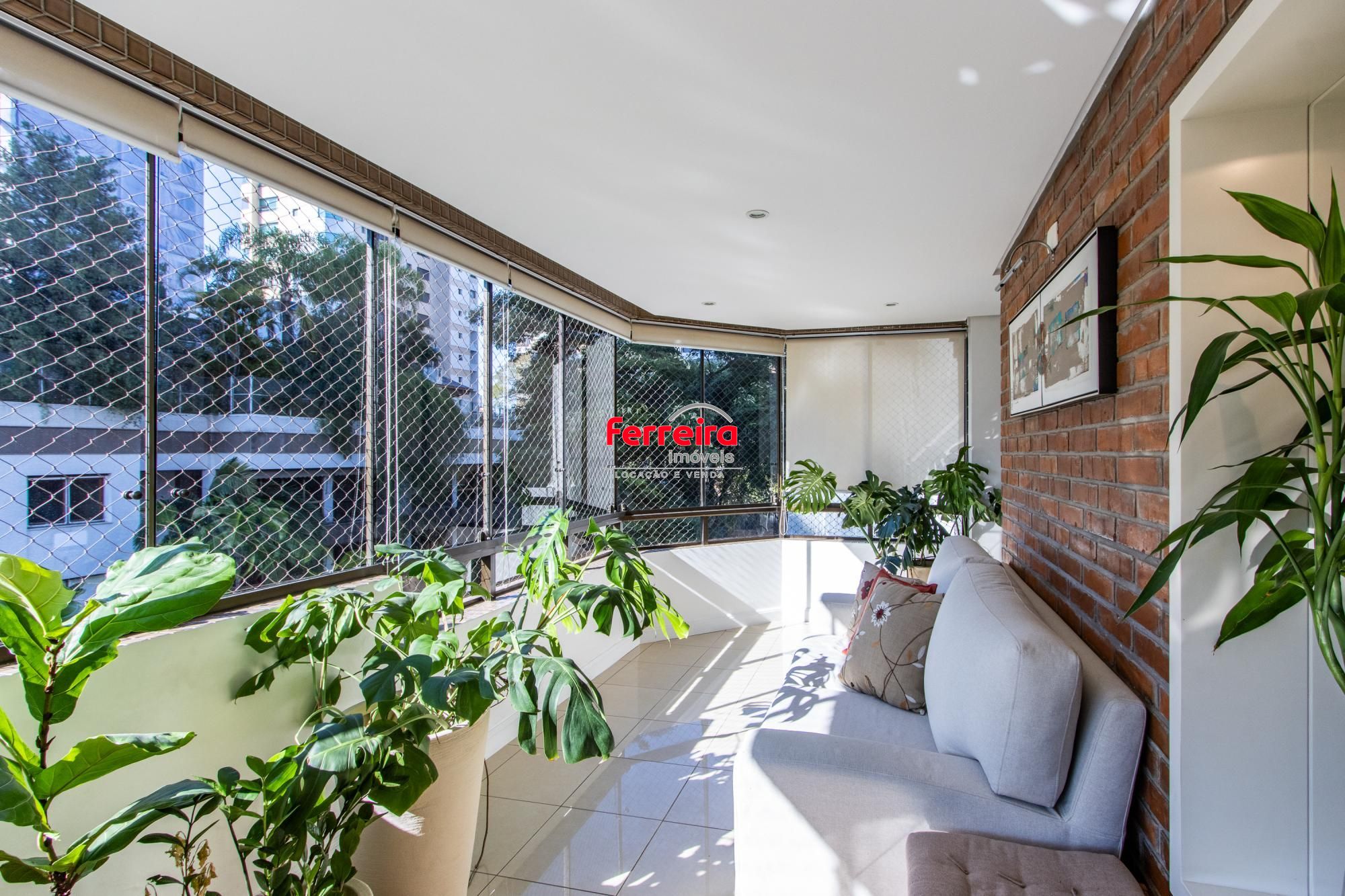 Apartamento 3 dormitórios no Mont Serrat