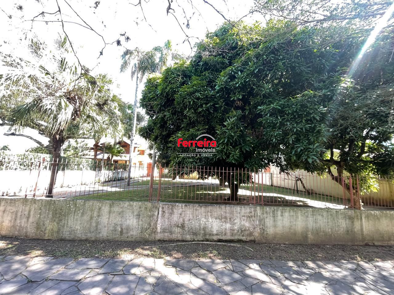 Terreno à Venda – Bairro Tristeza, Porto Alegre/RS, 1.870 m² de área total!