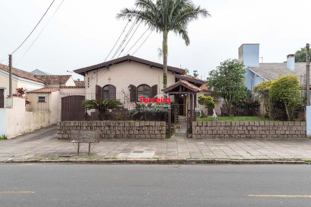 Casa para Venda - 380m², 3 dormitórios, sendo 1 suites, 3 vagas - Tristeza
