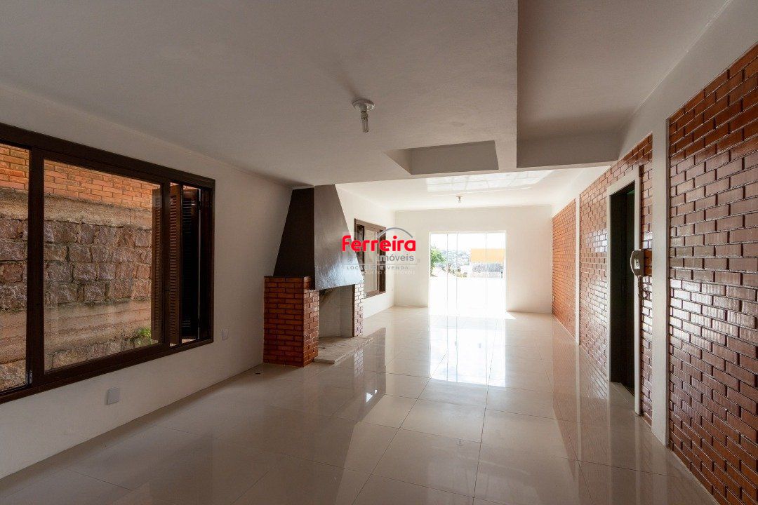 Casa para Venda - 454.7m², 5 dormitórios, sendo 1 suites, 8 vagas - Teresópolis