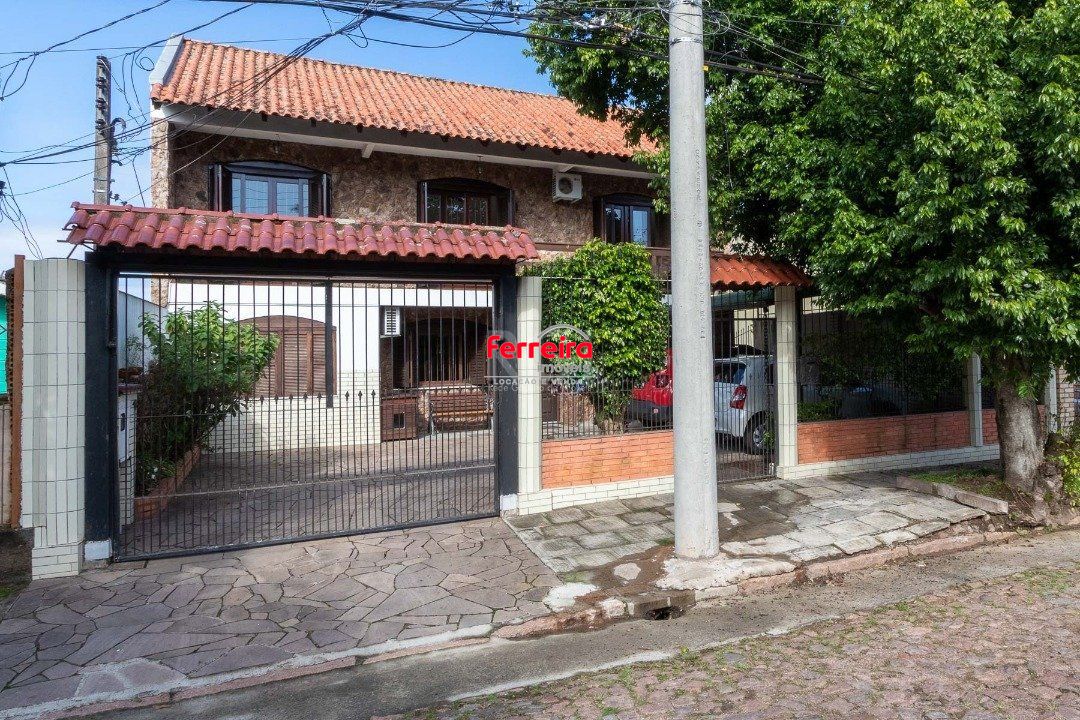 Casa para Venda - 300m², 5 dormitórios, 2 vagas - Cavalhada