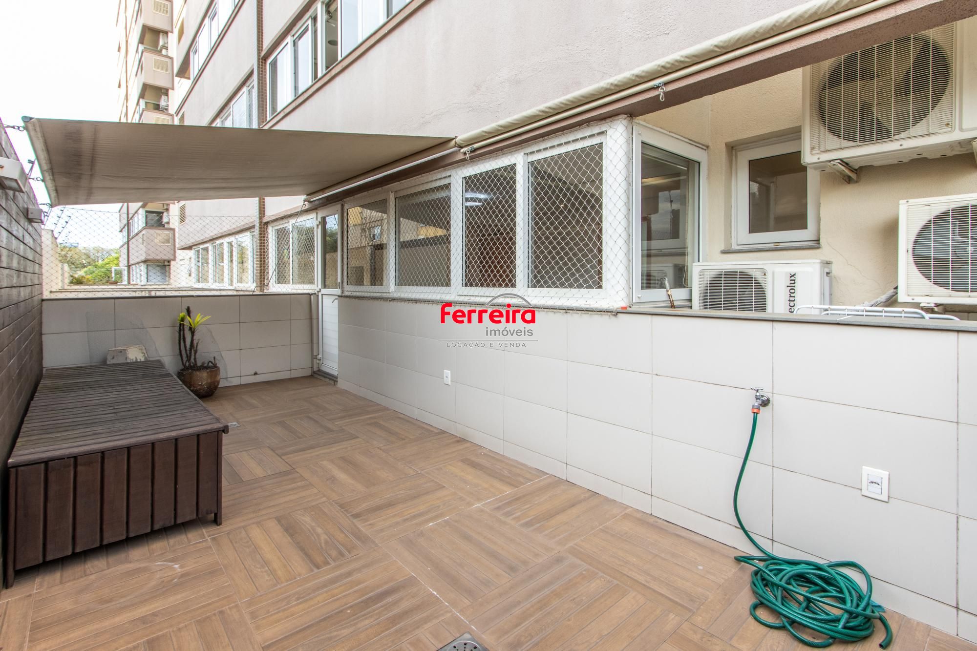 Apartamento garden, 3 quartos, mobiliado no Menino Deus em Porto Alegre.