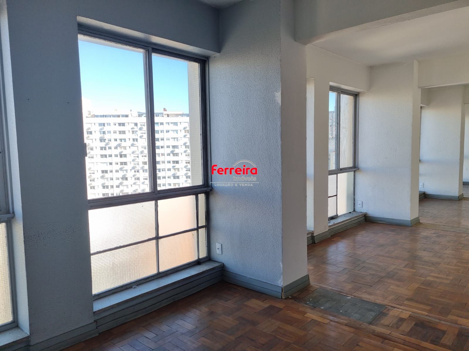Conjunto Comercial, 2 salas, à venda, 234 m², Floresta - Porto Alegre — foto 2