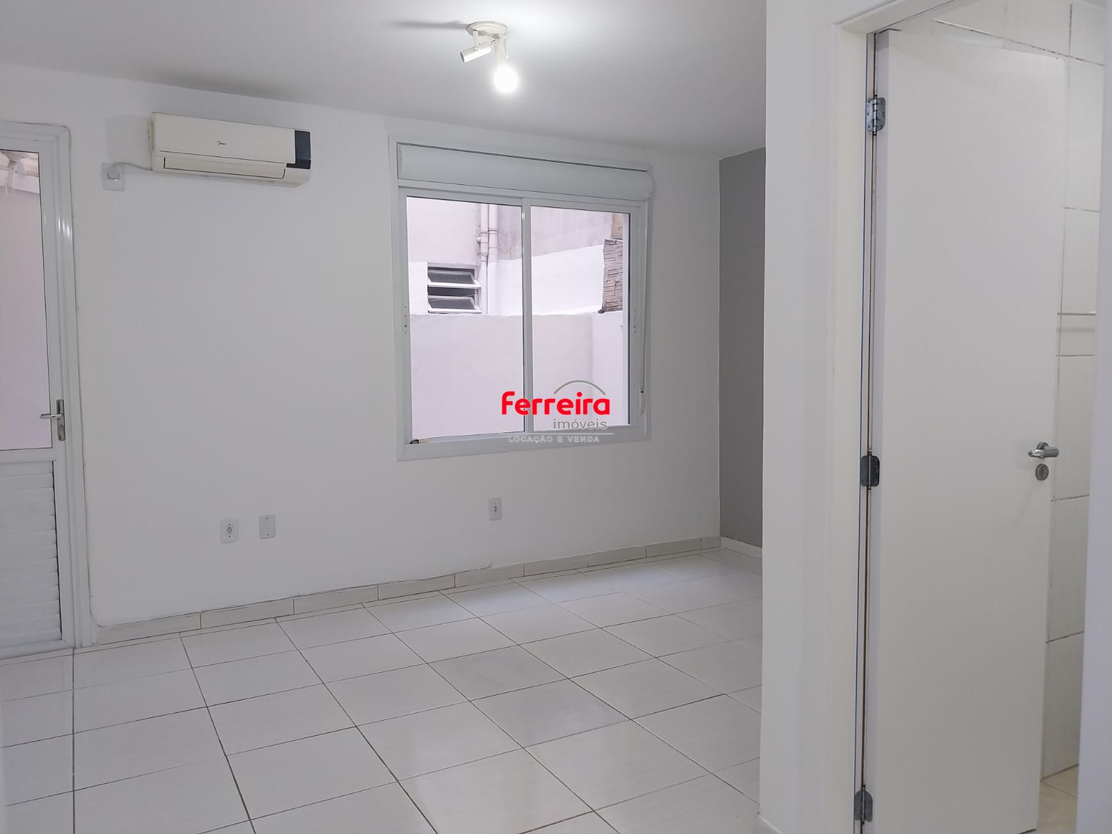 Apartamento JK para Venda -térreo com pátio