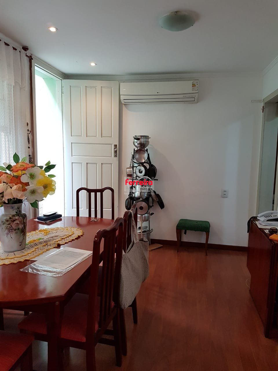 Casa para Venda - 250m², 5 dormitórios, 5 vagas - Jardim Botânico