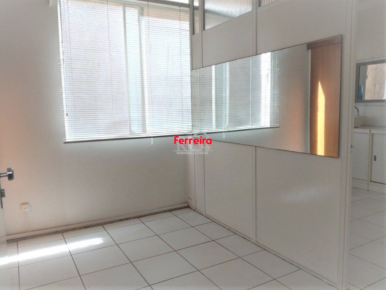 Conjunto/Sala para Venda - 21.75m², 0 dormitórios, Centro Histórico