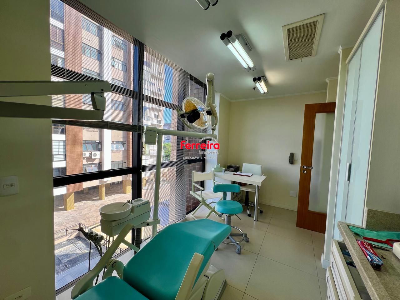 Sala Comercial, 1 sala, à venda, 38 m², Moinhos de Vento - Porto Alegre — foto 3