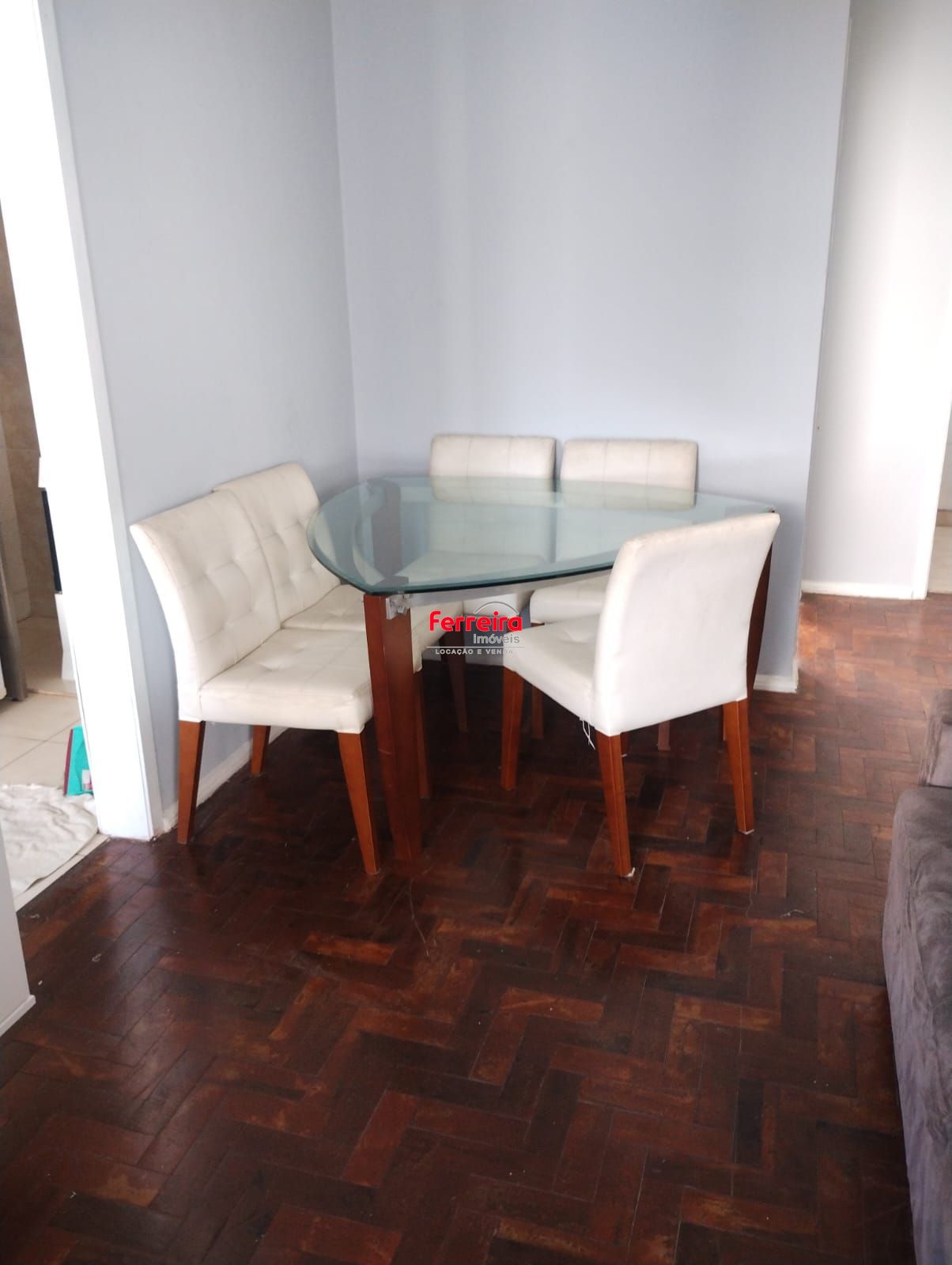 Compre 1 quarto, próximo Protásio Alves,com box rotativo