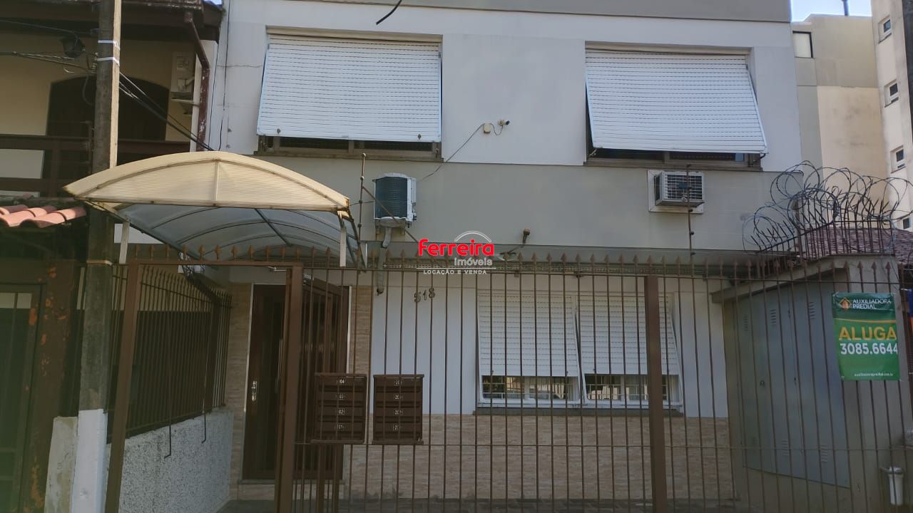 Apartamento térreo, com pátio na Rua Chile Bairro Jardim Botânico,ótimo local