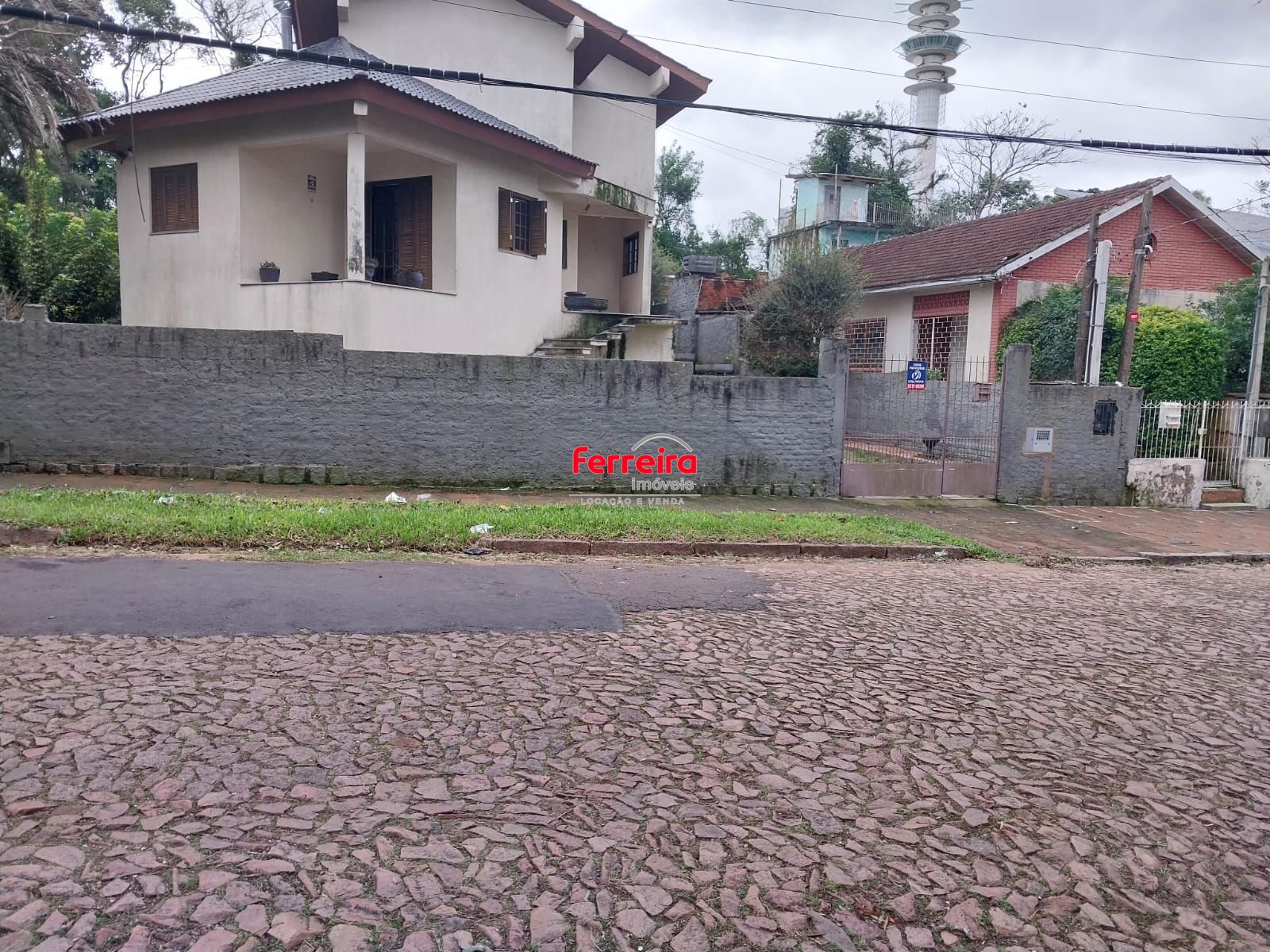 Casa ampla 5 D E 4 Banheiros, 2 vagas - Sta Tereza - Porto Alegre