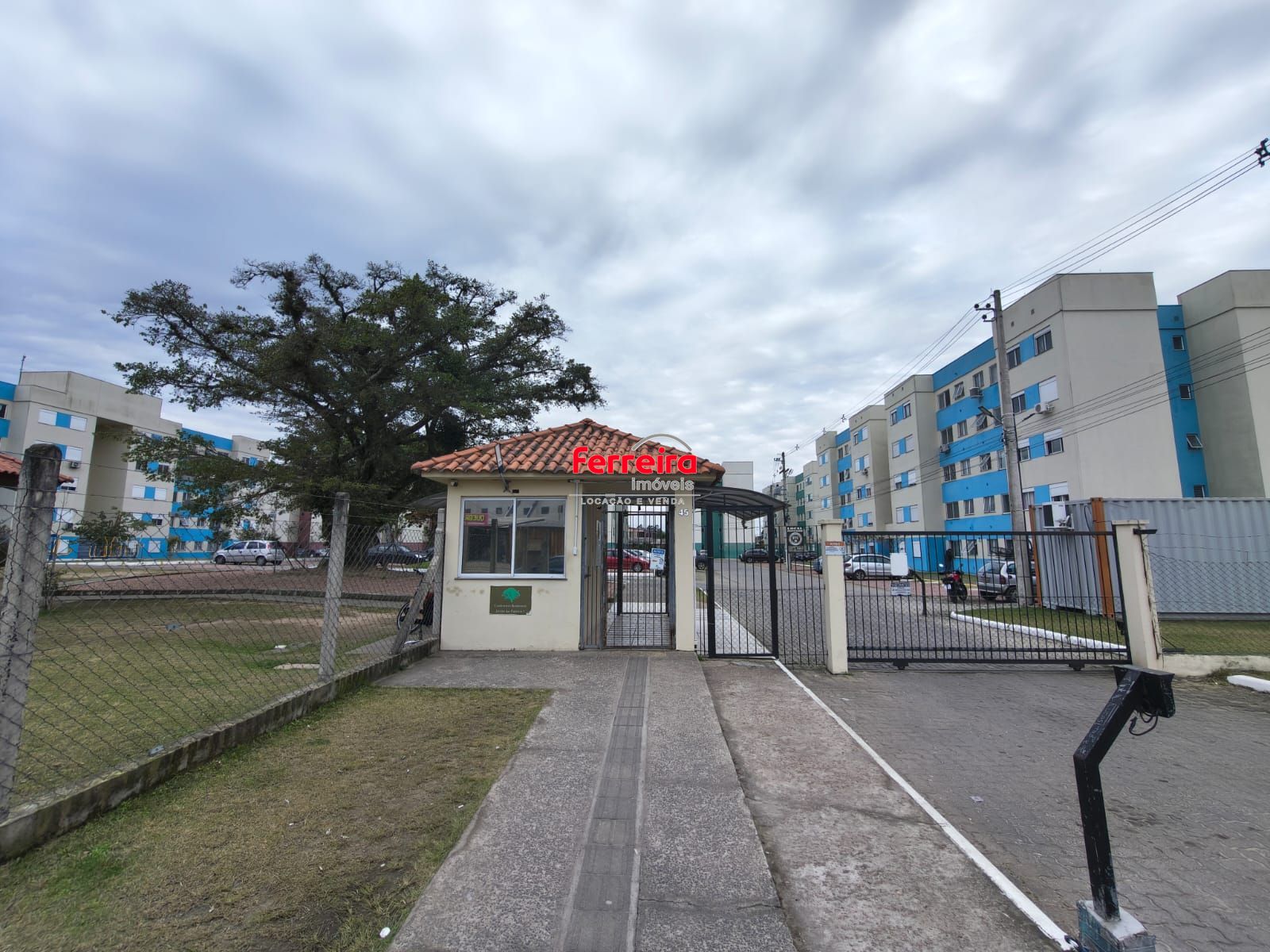 Apartamento à venda 2 dormitórios semi mobiliado - Porto Alegre/RS