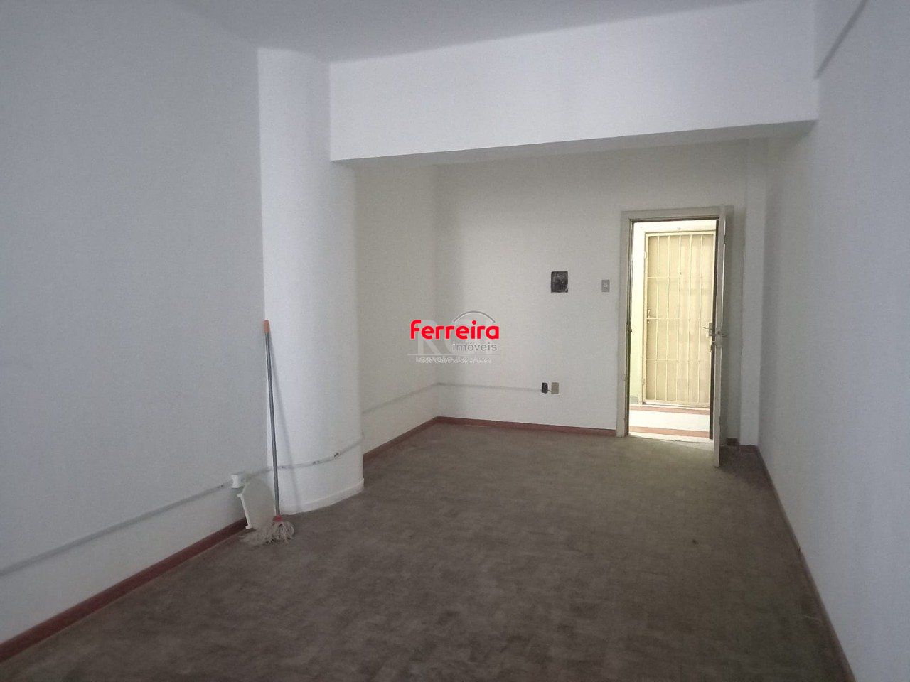 Sala Comercial, à venda, 28 m², Centro Histórico - Porto Alegre — foto 2